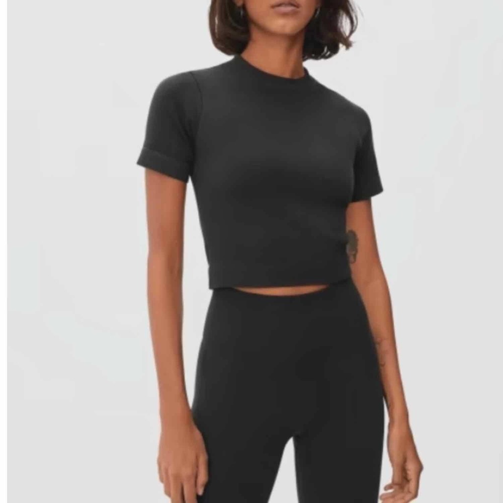 Everlane the Seamless Performance Activewear Tee Black Cropped Size XS